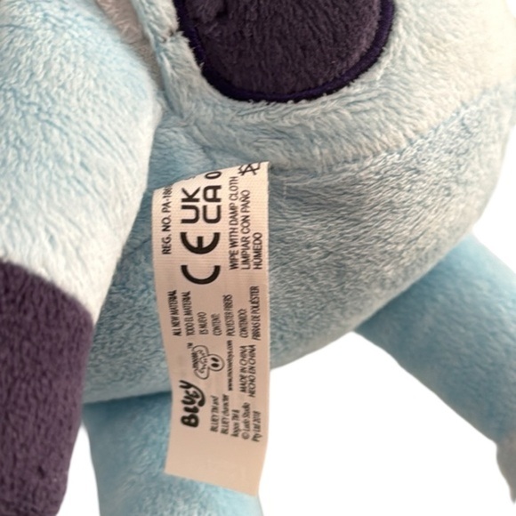 Adorable BLUEY Talking Plush 12" - Plays Theme‎ Song & 3 Phrases! - Picture 4 of 4